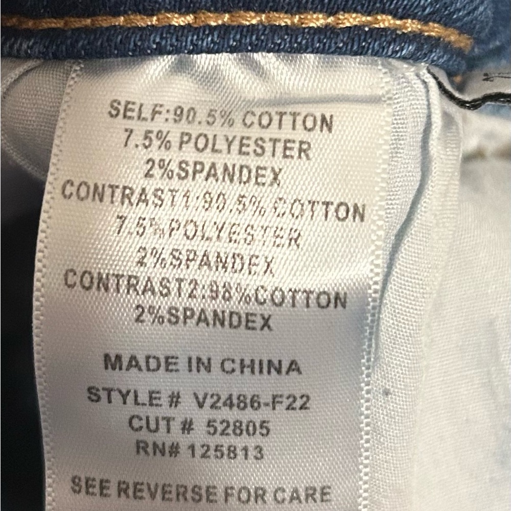 Vervet Trendy Two-Tone Flare Jeans for Women. Size 27 - Picture 7 of 11